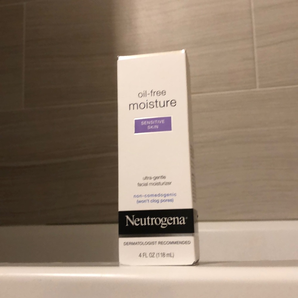 Neutrogena oil free moisturizer